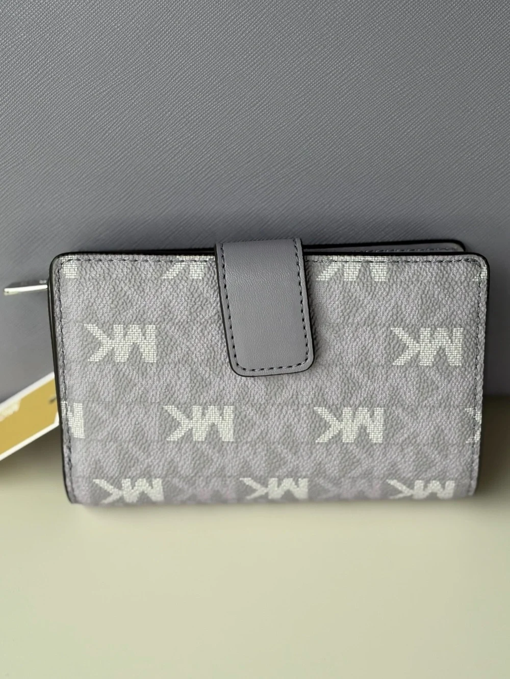 Michael Kors Jet Set Travel Med Signature Logo Central Zip Billfold Wallet Lilac